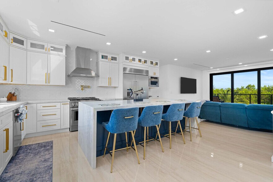 Building Photo - 136 Coco Plum Dr