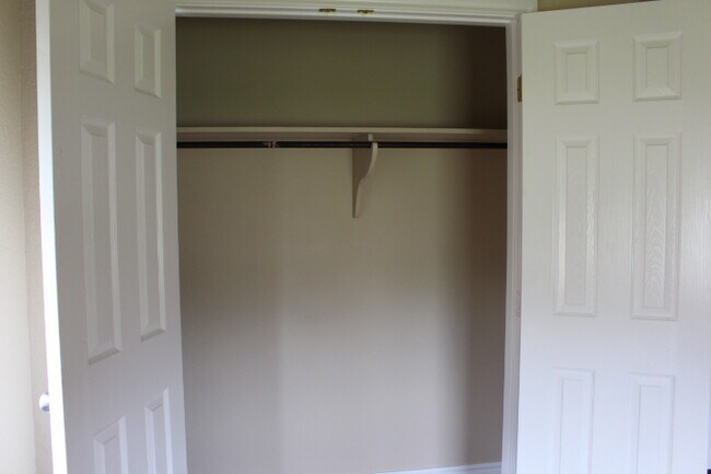 Building Photo - Pet friendly!!