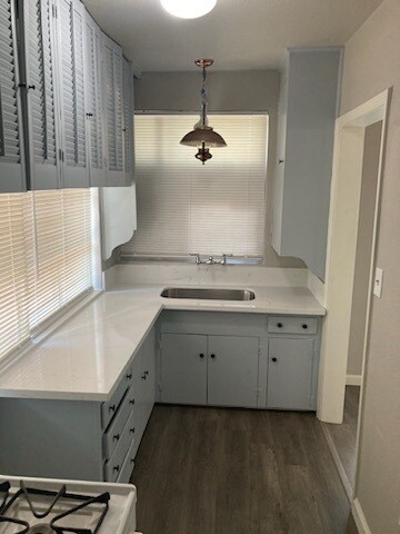 Primary Photo - 2617 N Maroa Ave