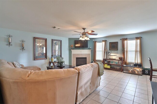 Building Photo - 21711 Cascade Hollow Ln