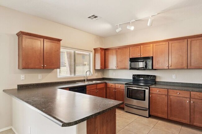 Building Photo - San Tan Heights