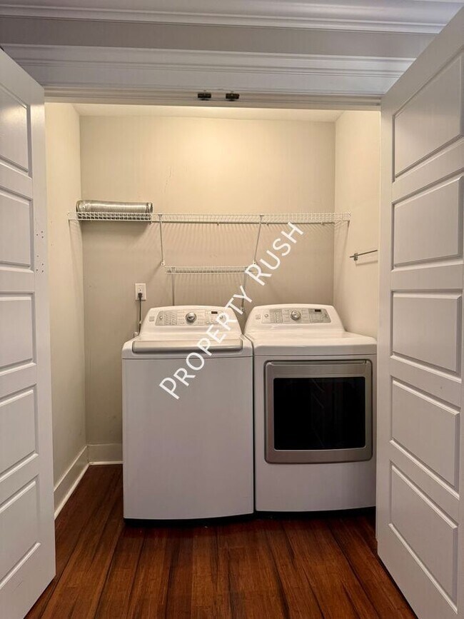 Building Photo - 6477 Olin Ln