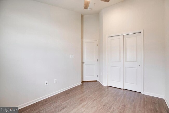 Building Photo - 43005 Paris Gap Square