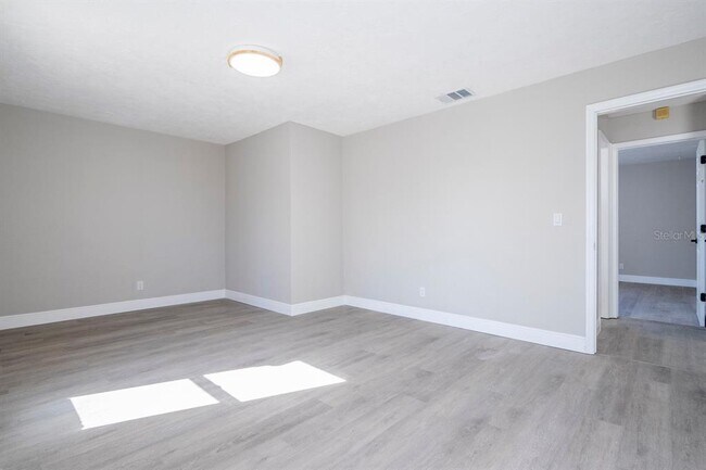 Building Photo - 809 59th Ave