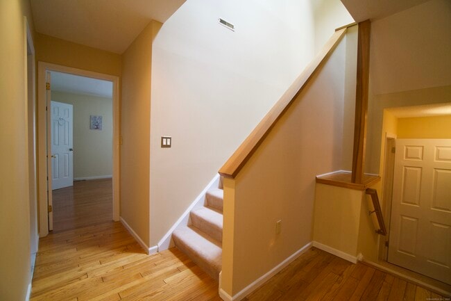 Building Photo - 21 Ashford Dr