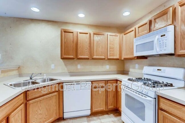 Building Photo - 1011 Sonoma Cir