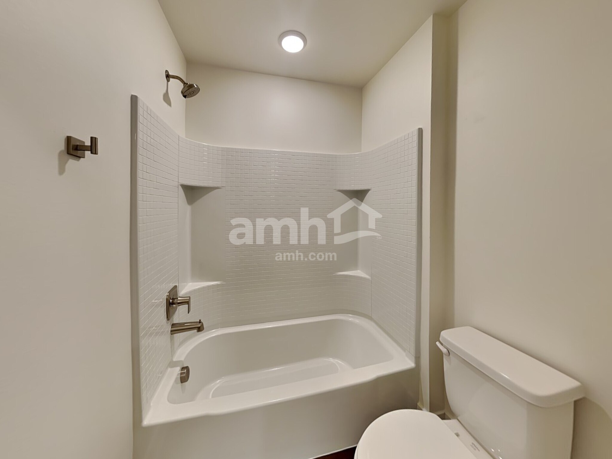 Building Photo - 305 Smith Dr