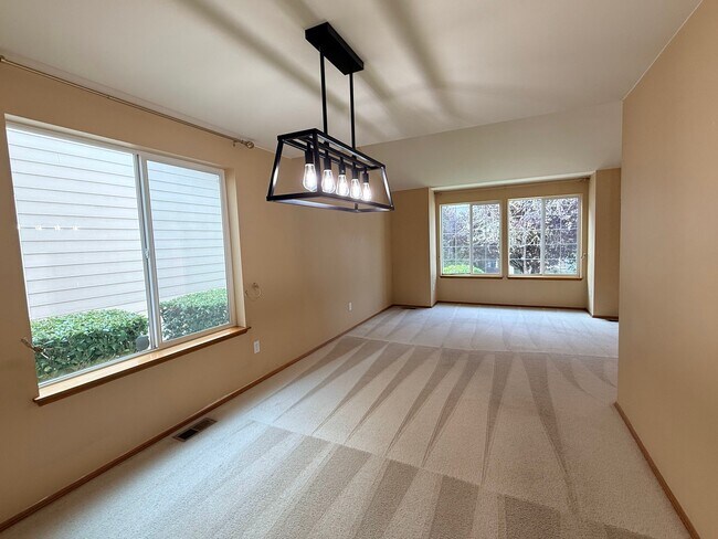 Building Photo - 1042 Duvall Place Northeast