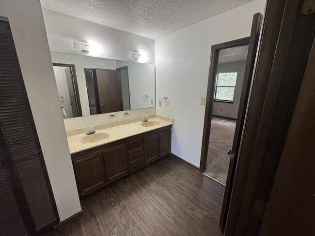Building Photo - 5721 Poolside Drive