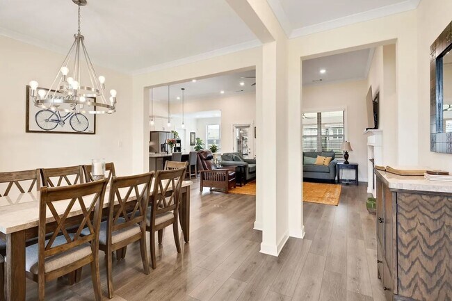 Building Photo - Custom Bartlett Home on Corner Lot with Mo...