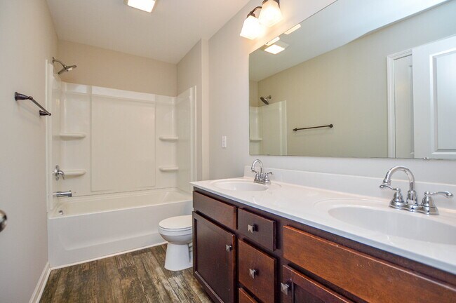 Building Photo - Spacious 4 Bedroom Home with 1st Floor Primary Suite in Austen Lakes  4 Bedrooms | 2.5 Bathrooms ...