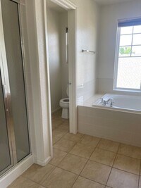 Building Photo - 3 bedroom, 2 bathroom single family house ...