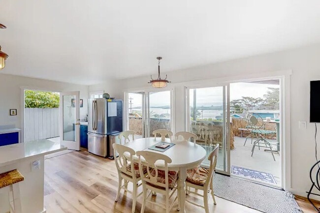 Building Photo - Incredible Views with Outdoor Deck