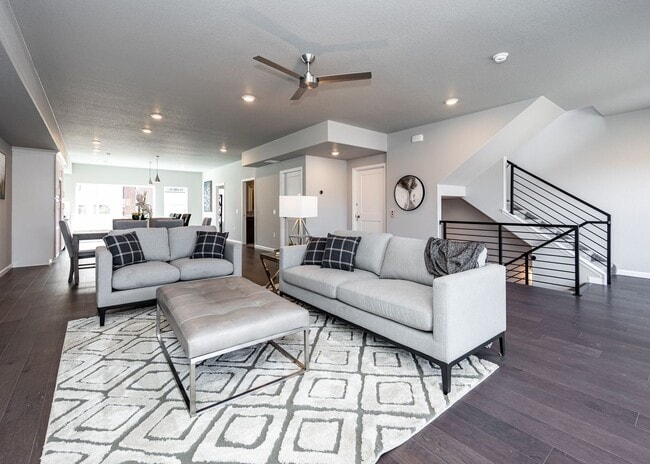 Building Photo - Luxury Executive Westside Townhouse with E...