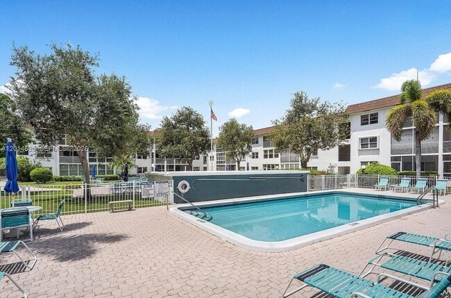 Building Photo - 1501 S Ocean Blvd