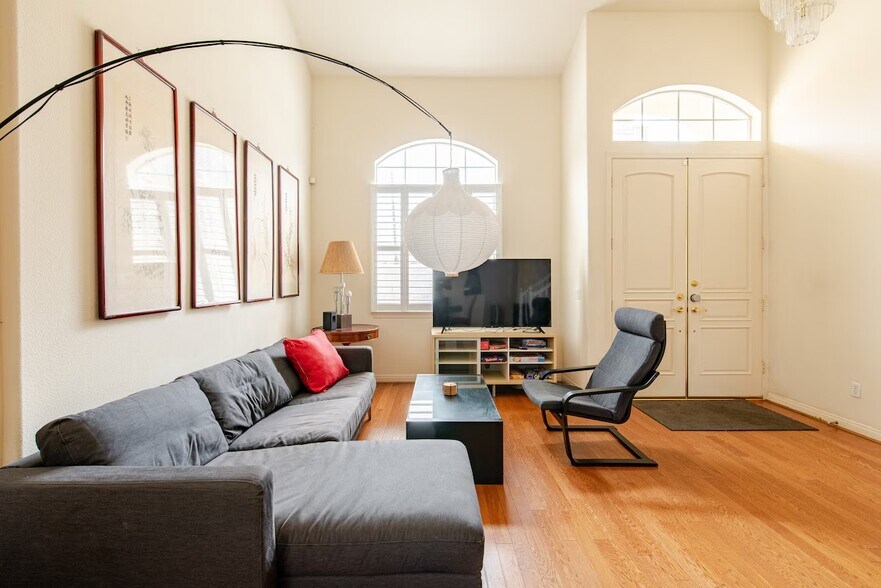 Building Photo - 199 N Lincoln Ave