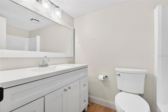 Building Photo - 2302 S Manhattan Ave