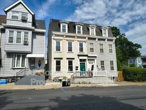 Building Photo - 137 S 12th St