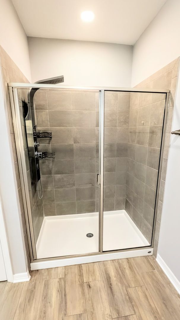 Building Photo - Annual UNfurnished almost BRAND NEW townhome just south of University and Lockwood Ridge!