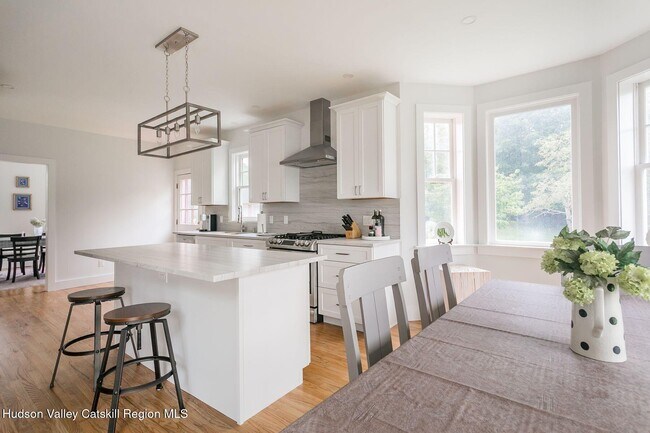 Building Photo - 29 Le Grand Ave