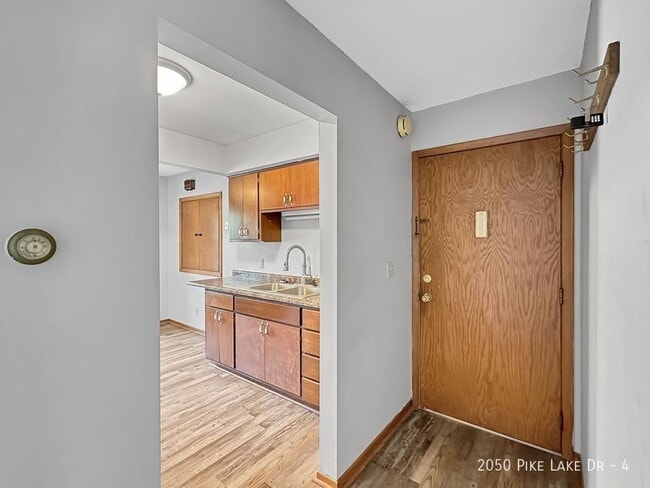 Building Photo - 2050 Pike Lake Dr