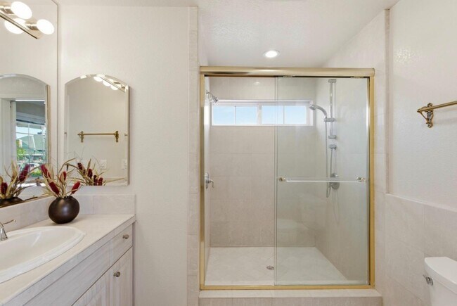 Building Photo - 7175 Cahen Dr