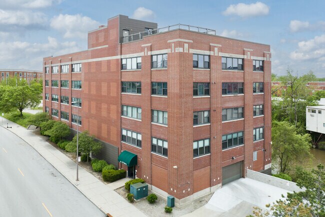Building Photo - 110 Ottawa St