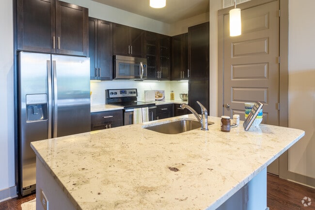 2BR, 2BA 1083SF - Echo