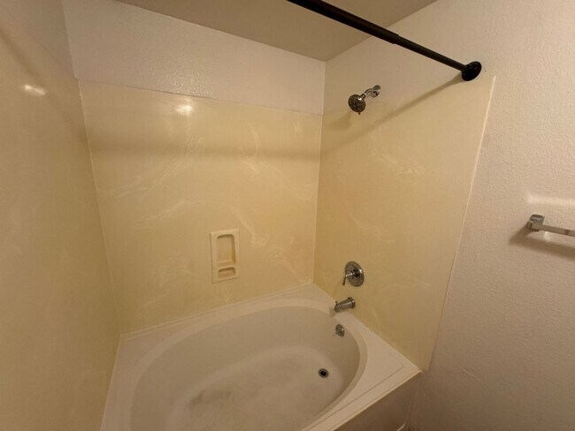 Building Photo - 2 Bedroom - 2 Bath - Garage - 940 Sq. Ft. Condo Tempe Town Lake Condos