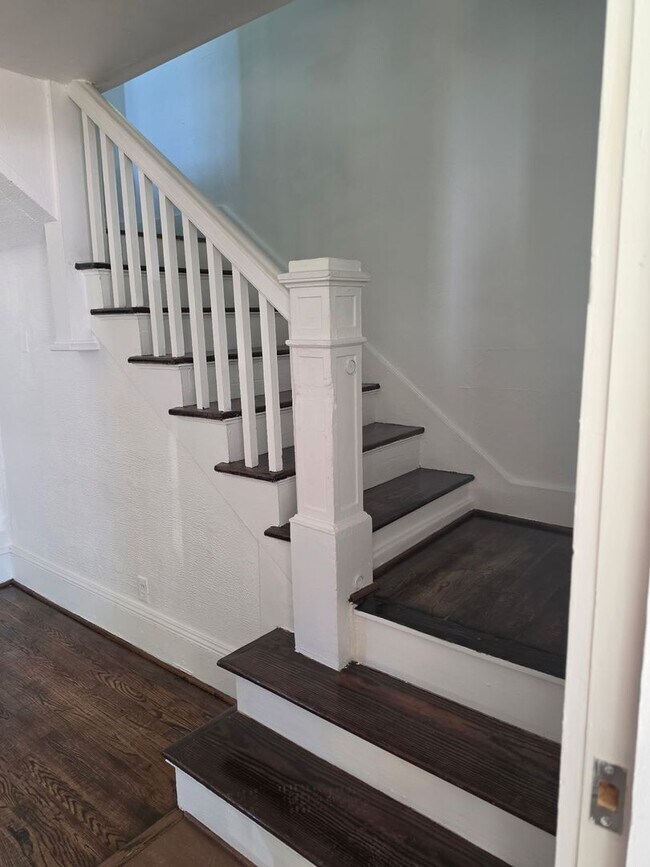 Building Photo - 3 br 1 bath house