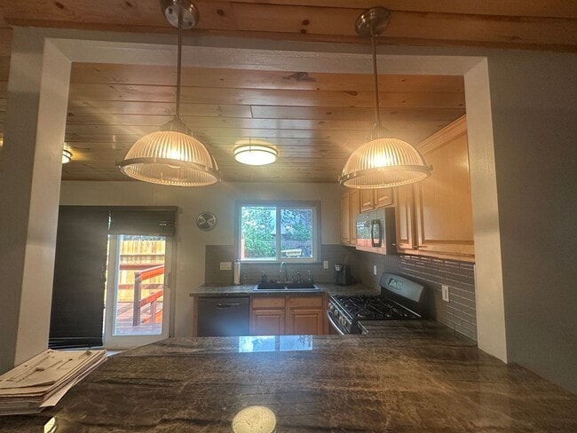 Building Photo - Charming 2 Bedroom, 2 Bathroom Home in Qui...