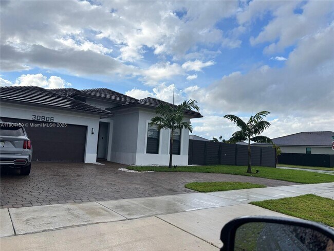 Building Photo - 30806 SW 192nd Ave