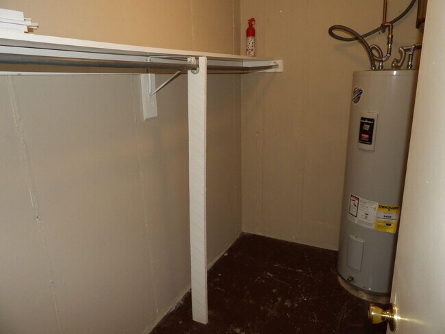 Building Photo - 65 Ashwood Ct