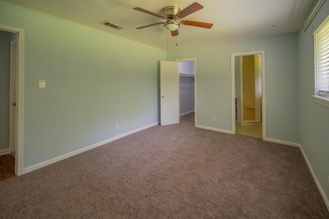 Building Photo - 326 Windsor Square
