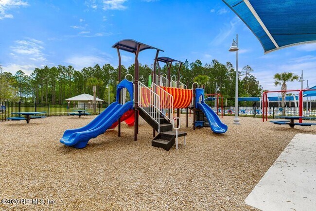 Building Photo - 368 Woods Ln