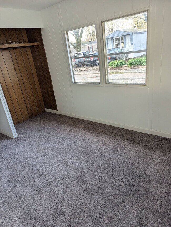 Building Photo - Big Rock West Mobile Home Park