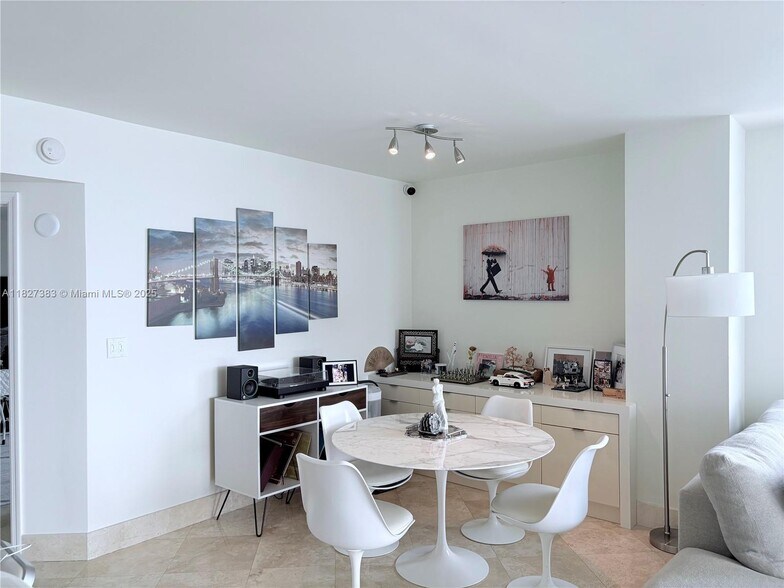 Building Photo - 1330 West Ave