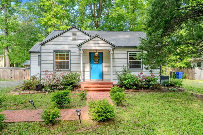 Primary Photo - Available Early August! Beautiful 3-bedroo...