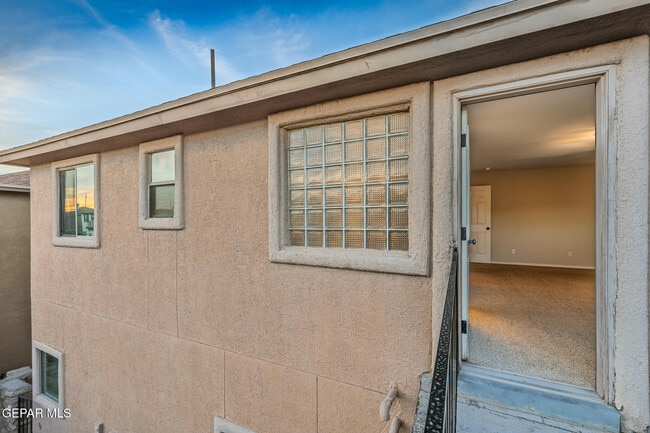 Building Photo - 14212 Otter Point Ct