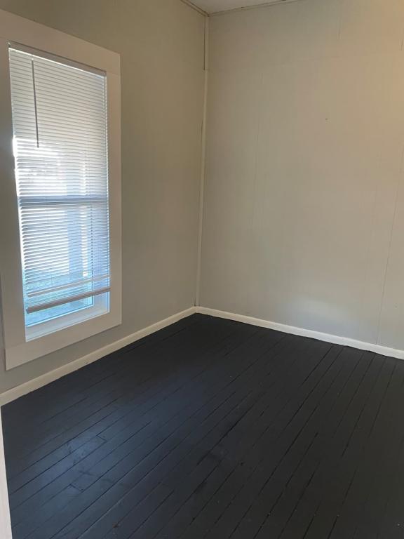 Building Photo - 626 Holly St