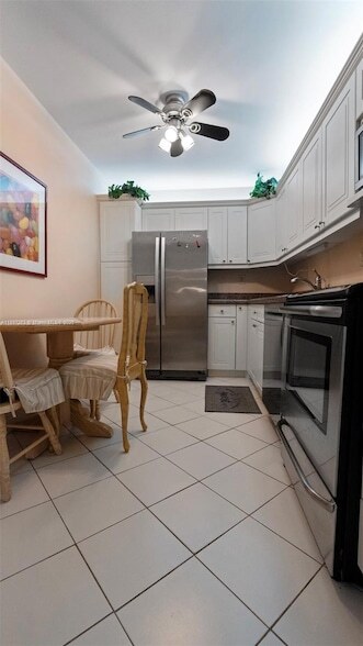 Building Photo - 3701 N Country Club Dr