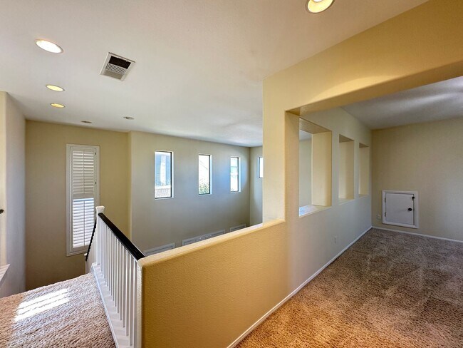 Building Photo - MADISON PLACE AT SUMMERLIN