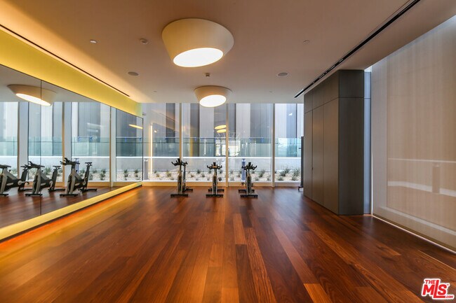 Building Photo - 889 Francisco St