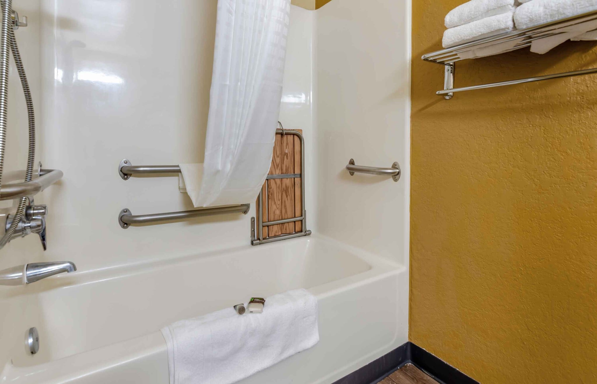 Building Photo - Furnished Studio-Bakersfield - California ...