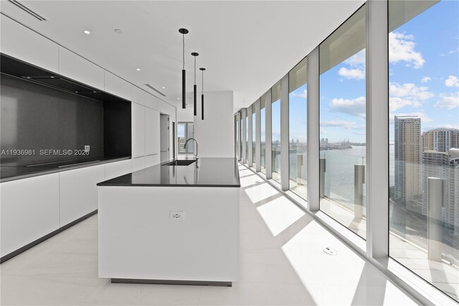 Building Photo - 300 Biscayne Blvd Way