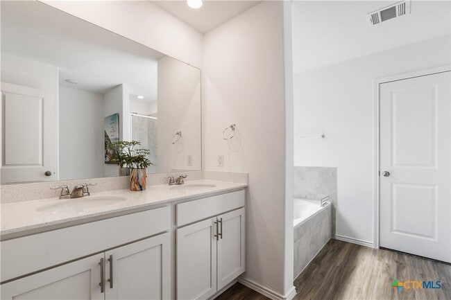 Building Photo - 107 Isaac Millsaps Trl