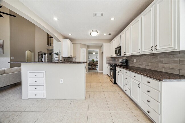 Building Photo - 17426 Little Riata Dr