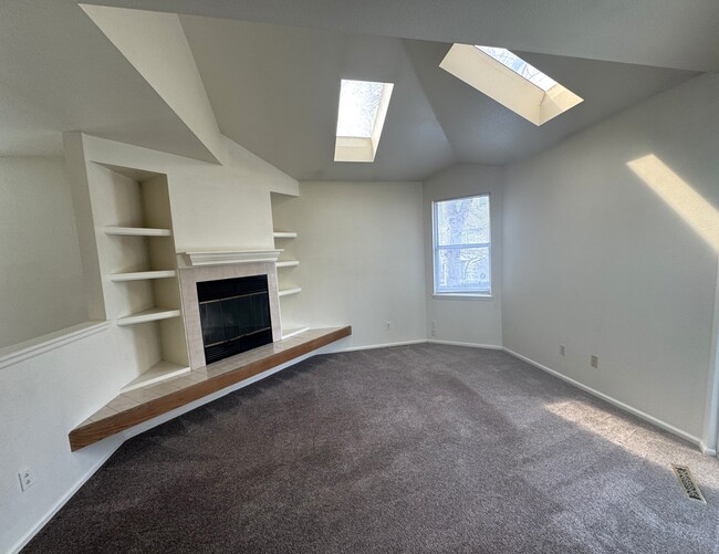 Building Photo - 9362 W Coal Mine Ave