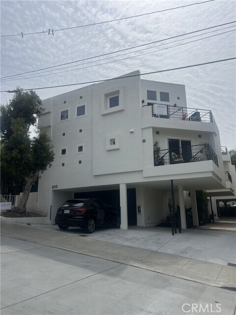 Building Photo - 610 9th St