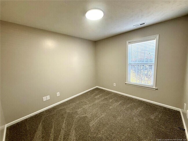 Building Photo - 604 Raven Pl